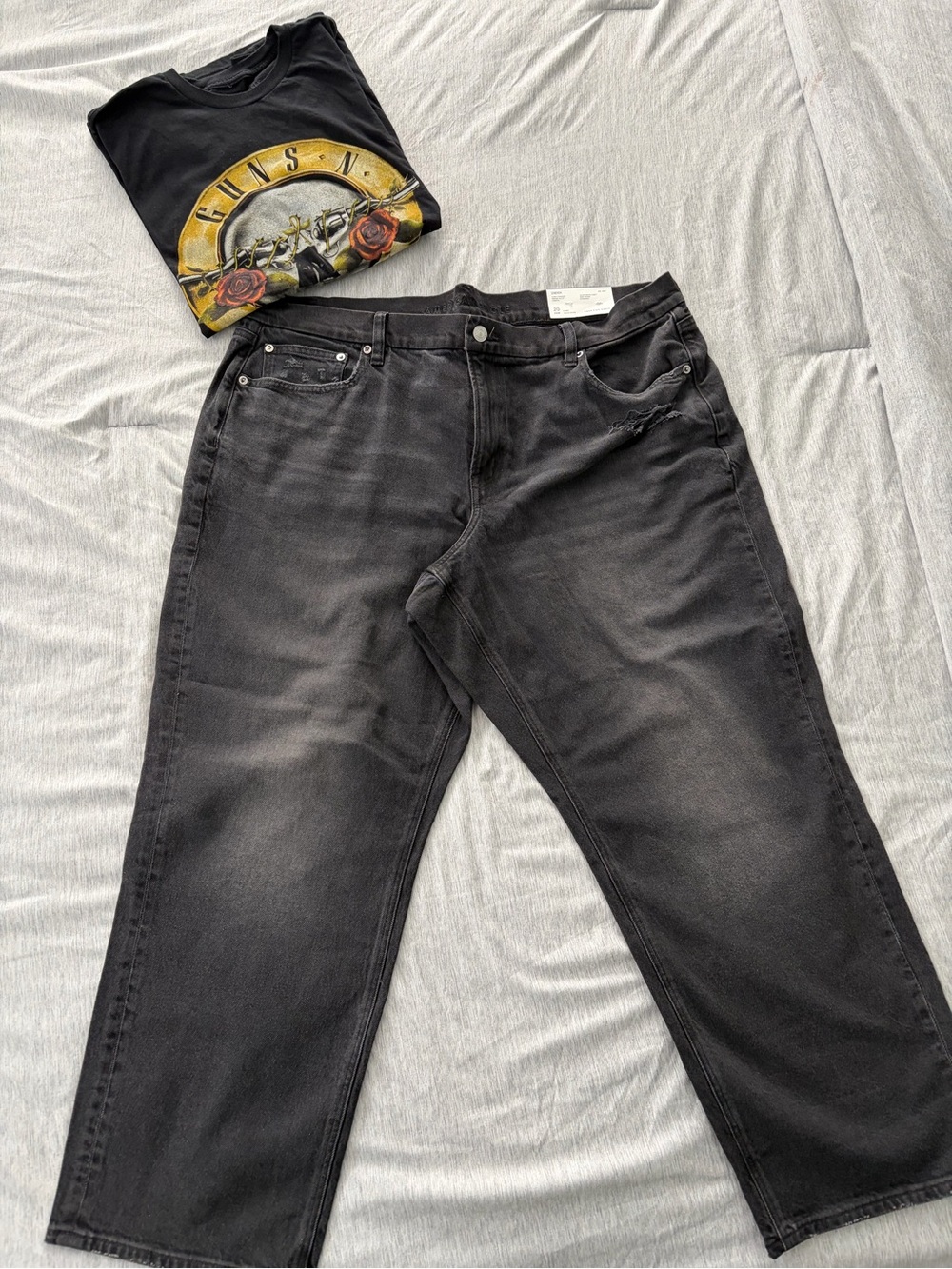 Women’s American Eagle Jeans + off brand Band Tee XL